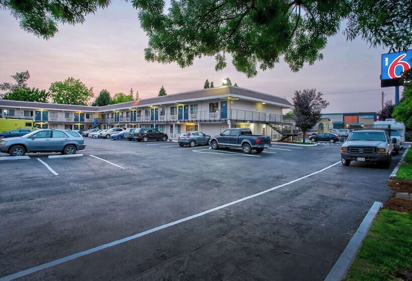 Motel 6 Salem, Or