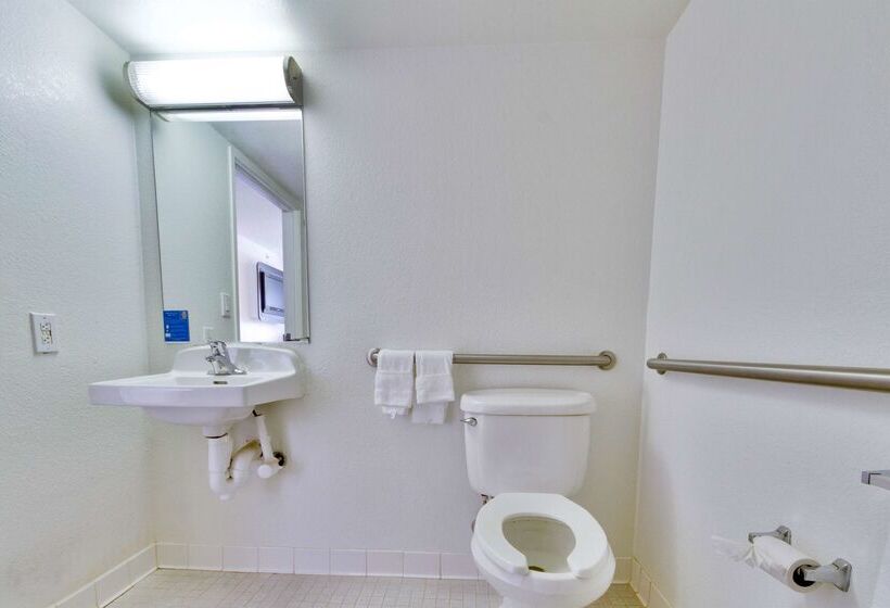 Motel 6lewisville, Tx  Dallas