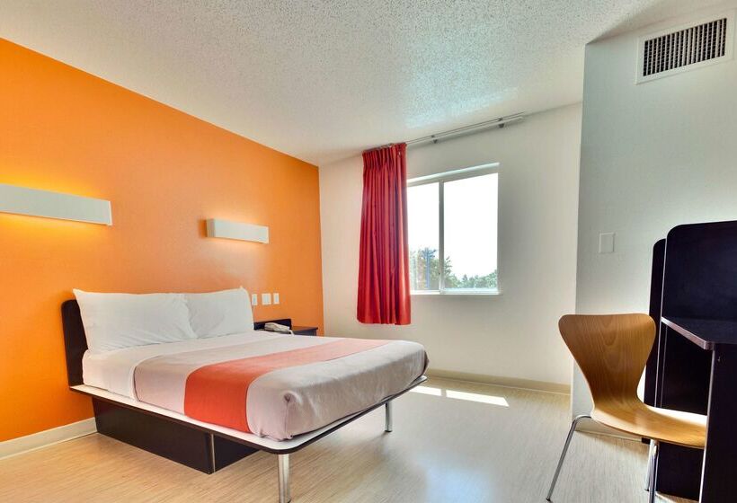 Motel 6lewisville, Tx  Dallas