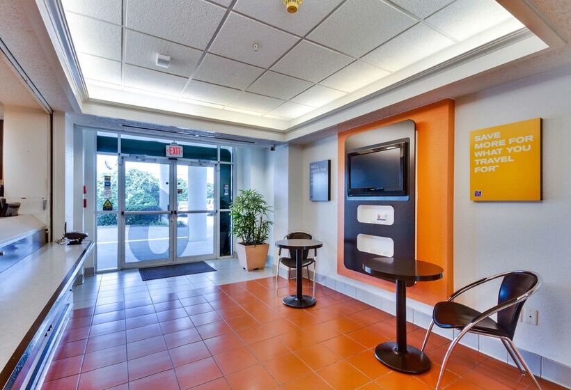 Motel 6lewisville, Tx  Dallas