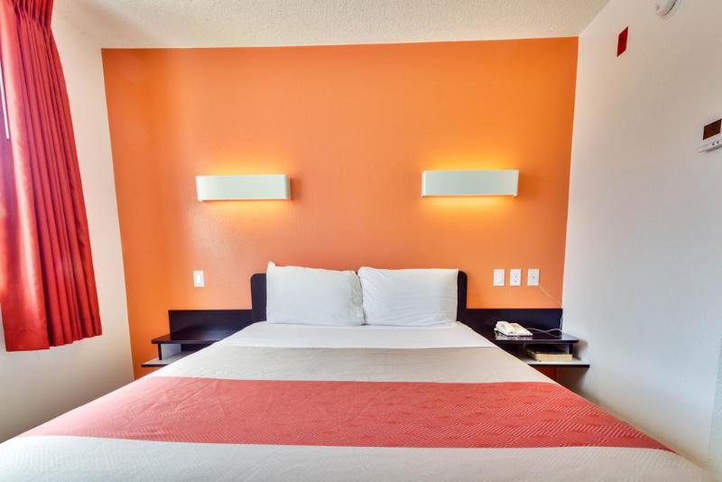 Motel 6lewisville, Tx  Dallas