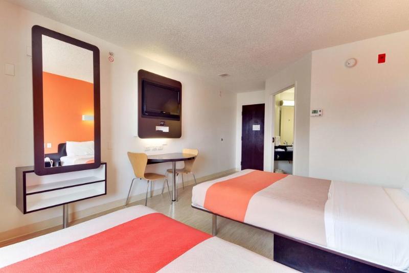 Motel 6lewisville, Tx  Dallas