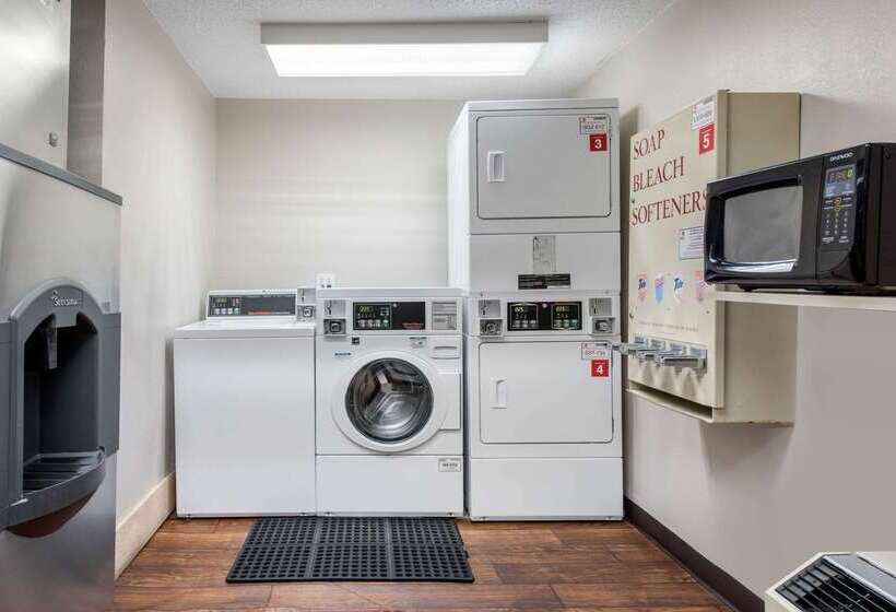 فندق على الطريق Rodeway Inn