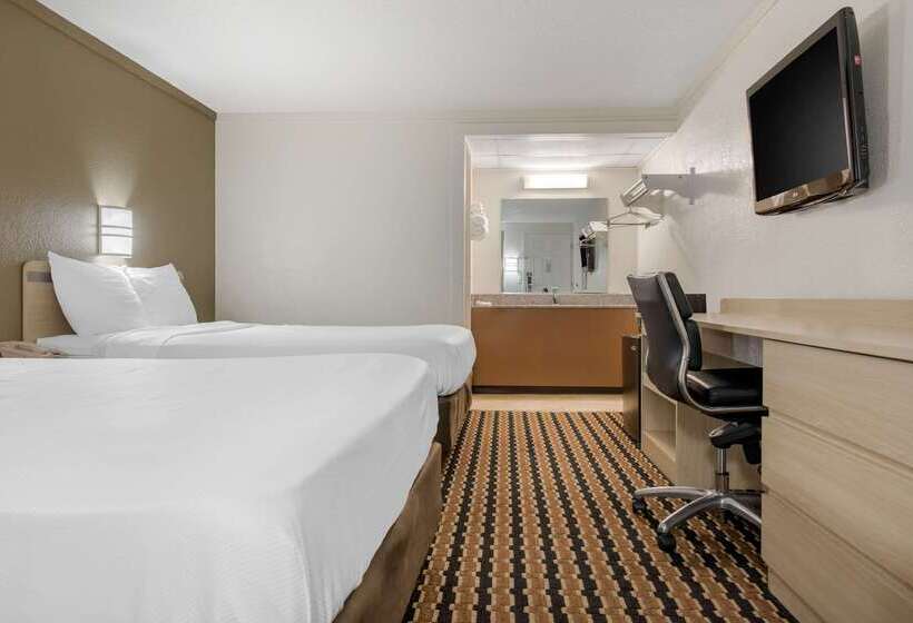 فندق على الطريق Rodeway Inn