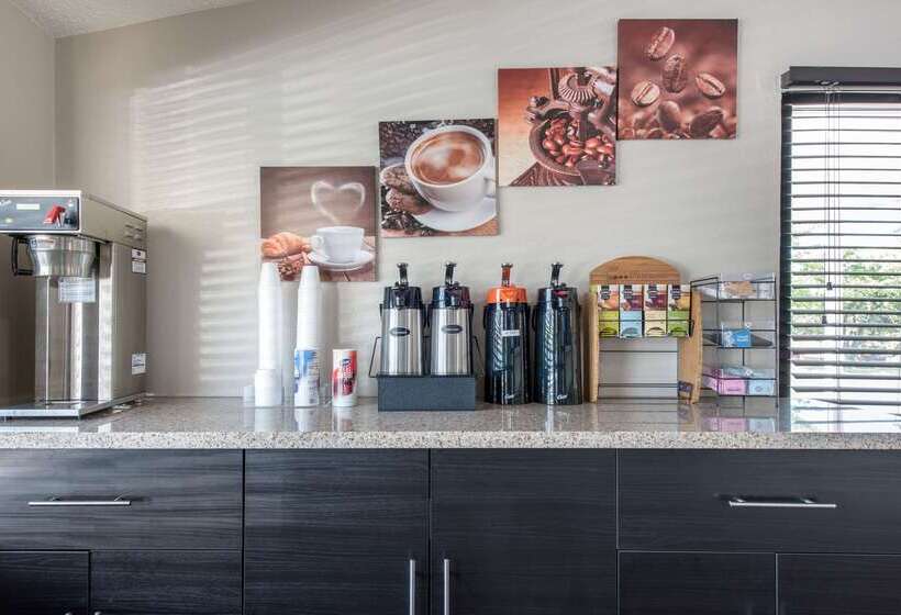 فندق على الطريق Rodeway Inn