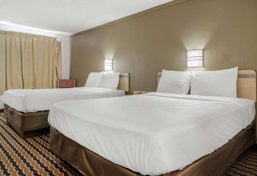 فندق على الطريق Rodeway Inn