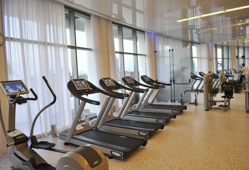 Lomakeskus West Tel Aviv  All Suites Hotel By The Sea