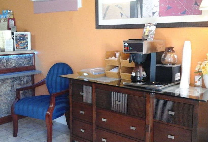 فندق على الطريق Beachwalk Inn