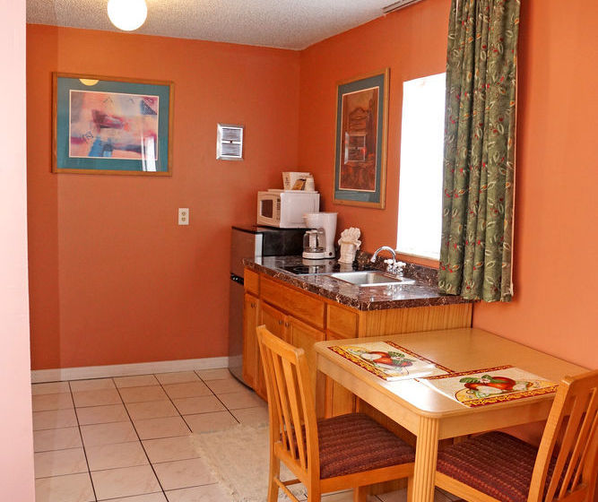 فندق على الطريق Beachwalk Inn