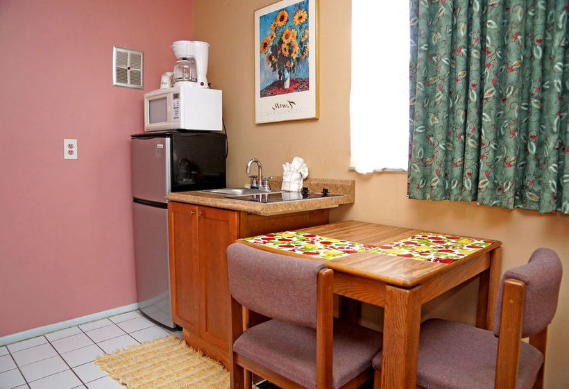 فندق على الطريق Beachwalk Inn