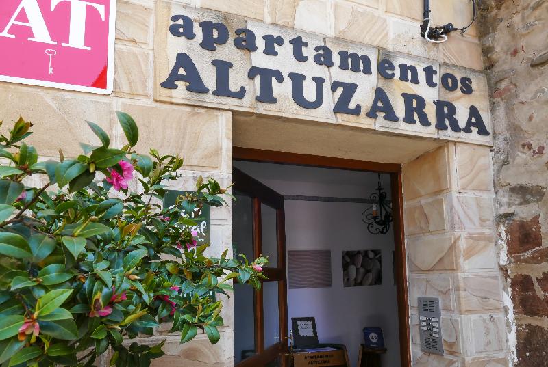 Apartamentos Rurales Altuzarra