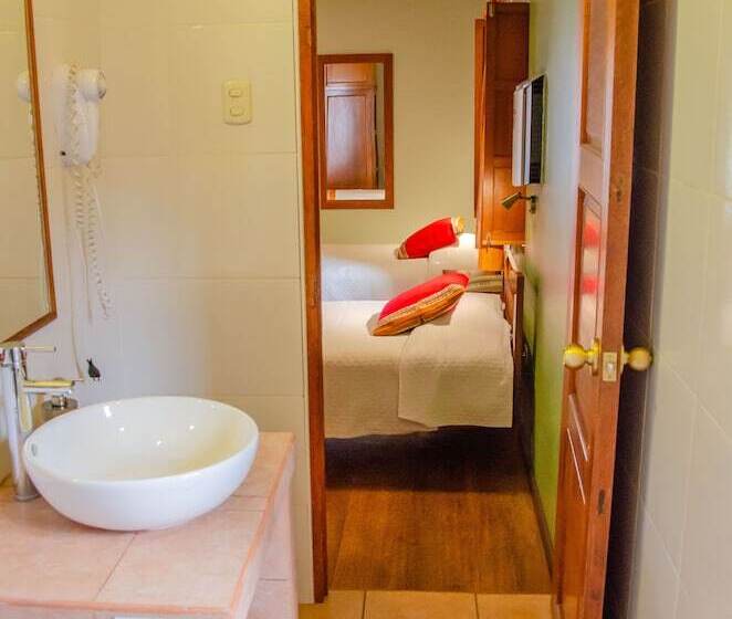 تختخواب و صبحانه Eco Hotel Pension Alemana