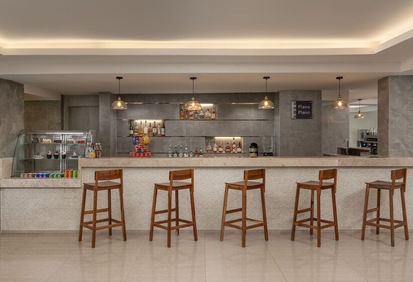 Delta Hotels By Marriott Dar Es Salaam