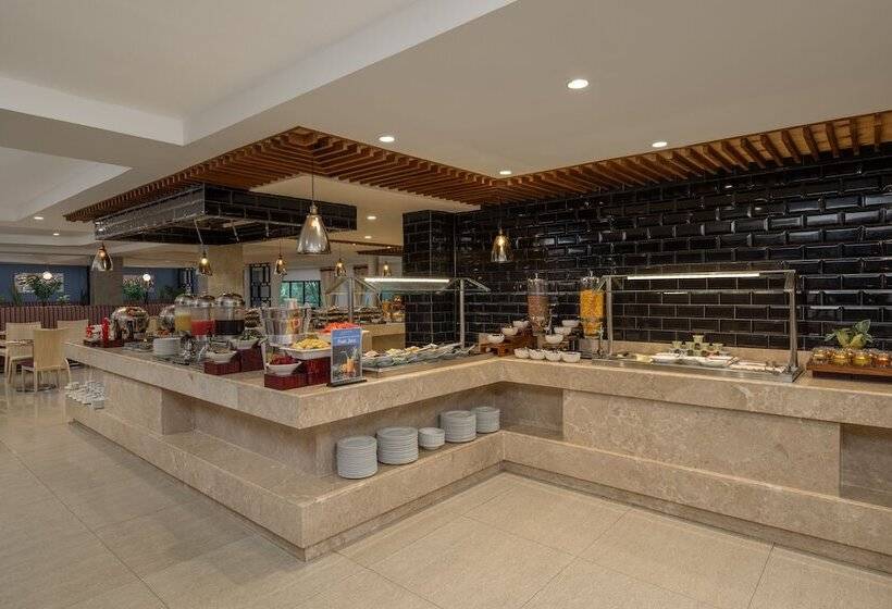 Delta Hotels By Marriott Dar Es Salaam