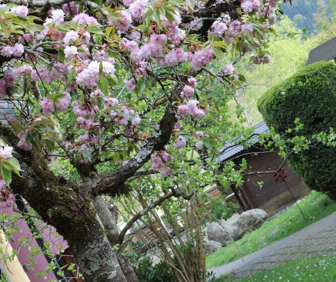 Die Lilie / Hotel Garni