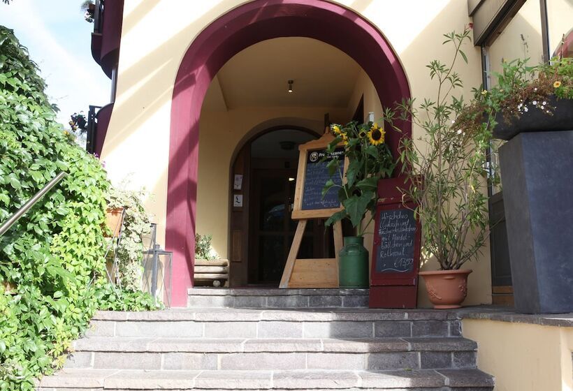 Die Lilie / Hotel Garni