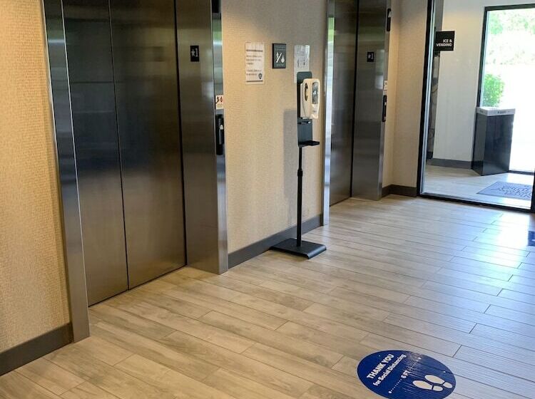 Hampton Inn & Suites Syracuse Dewitt