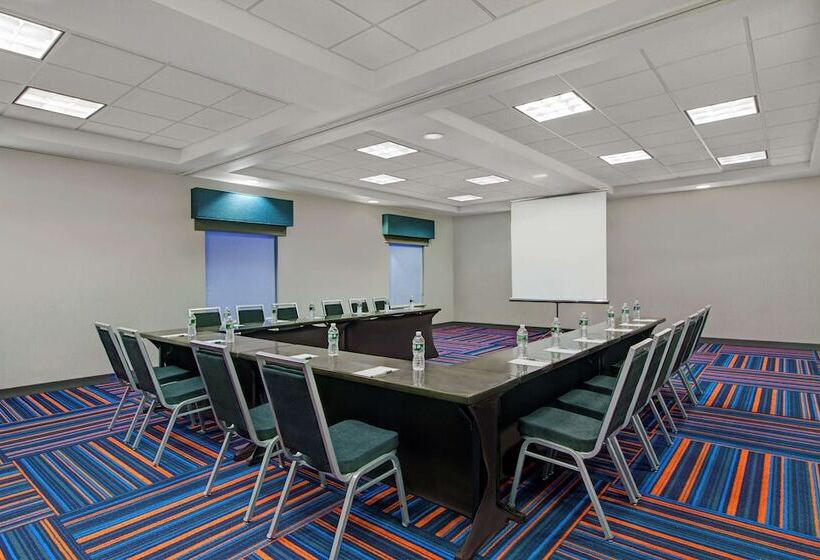 Hampton Inn & Suites Syracuse Dewitt