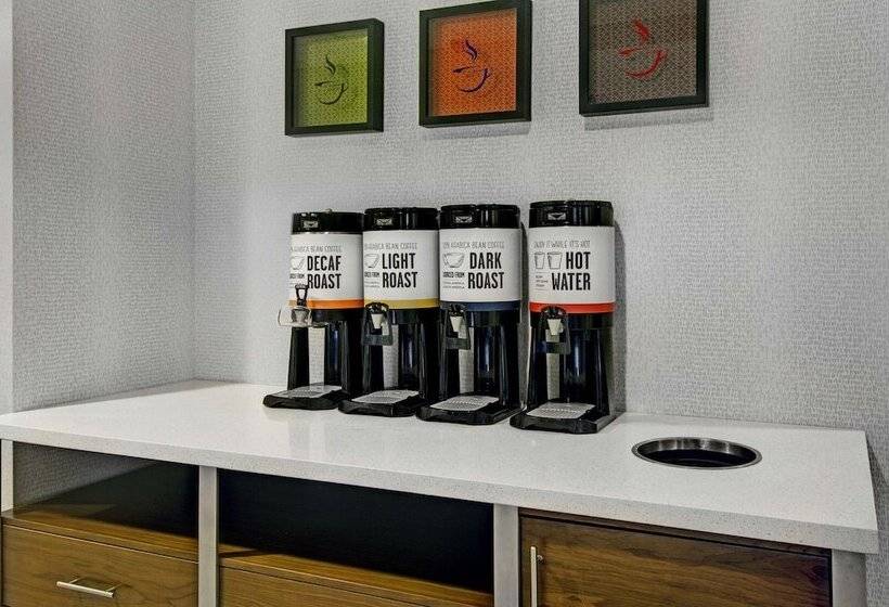 Hampton Inn & Suites Syracuse Dewitt