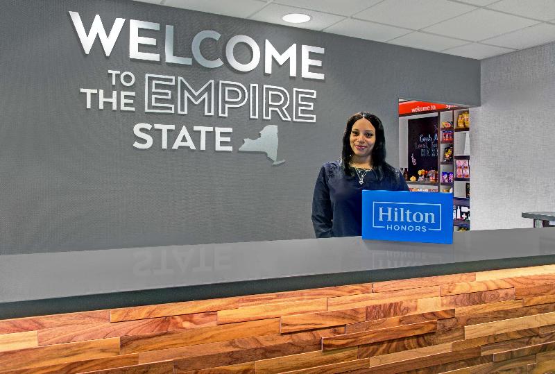 Hampton Inn & Suites Syracuse Dewitt