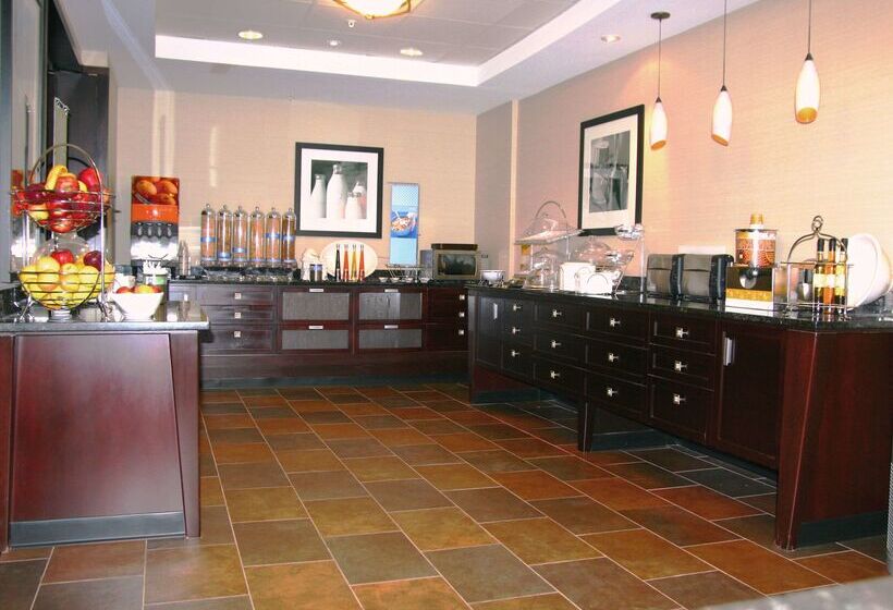 Hampton Inn & Suites Detroit Canton