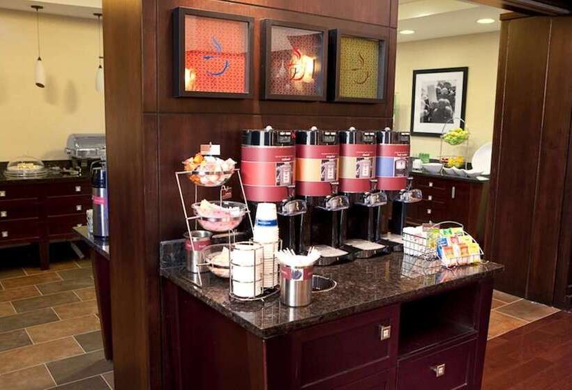 Hampton Inn & Suites Detroit Canton