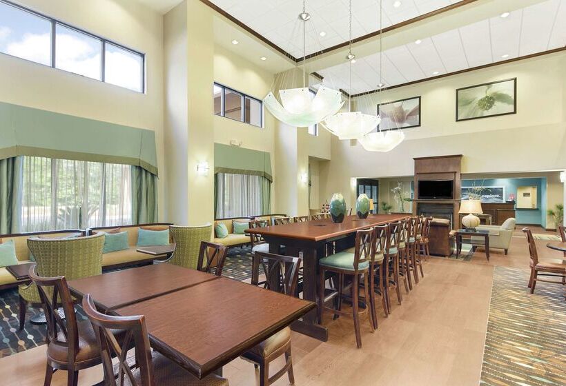 Hampton Inn & Suites Savannahairport