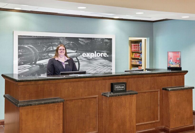 Hampton Inn & Suites Savannahairport