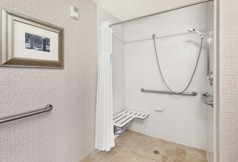 Hampton Inn & Suites Savannahairport
