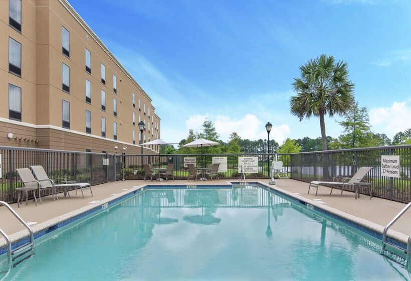 Hampton Inn & Suites Savannahairport