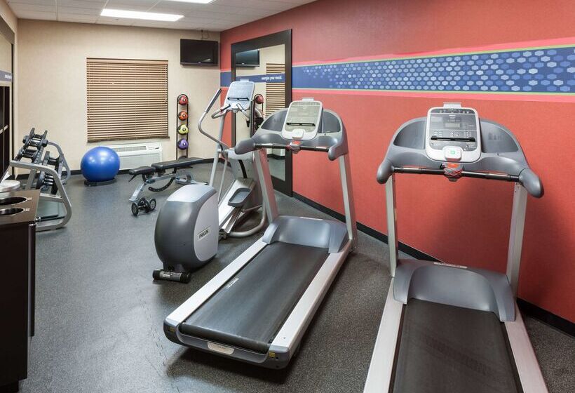 Hampton Inn & Suites Tulare