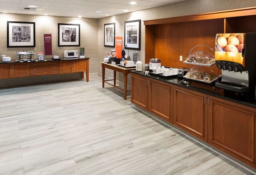 Hampton Inn & Suites Tulare