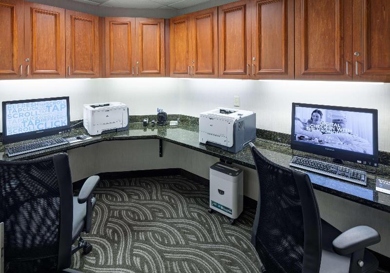 Hampton Inn & Suites Tulare