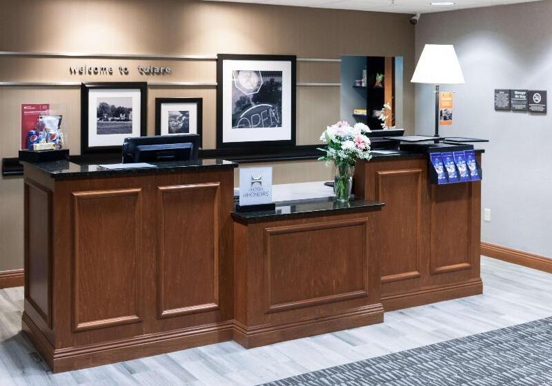 Hampton Inn & Suites Tulare