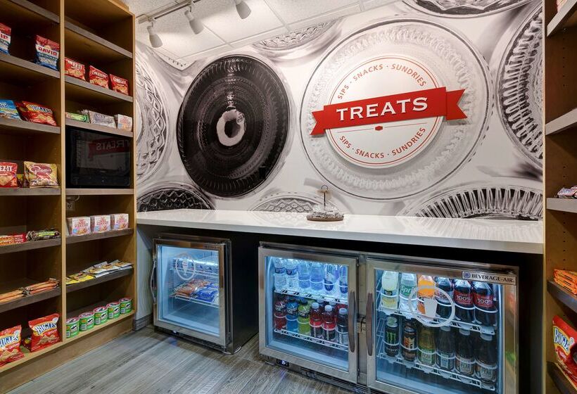 Hampton Inn & Suites Tulare