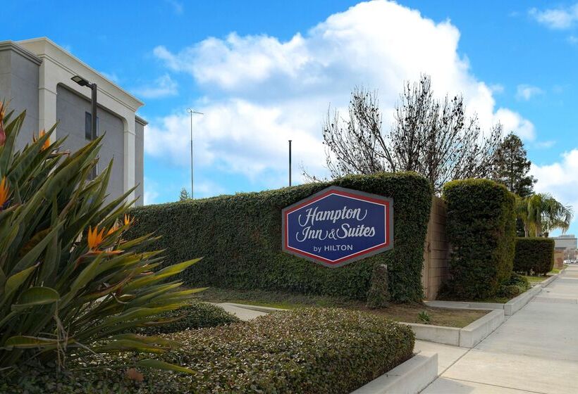 Hampton Inn & Suites Tulare