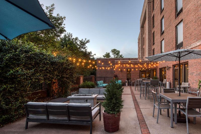 Hampton Inn Wilmingtonuniversity Area/smith Creek Station