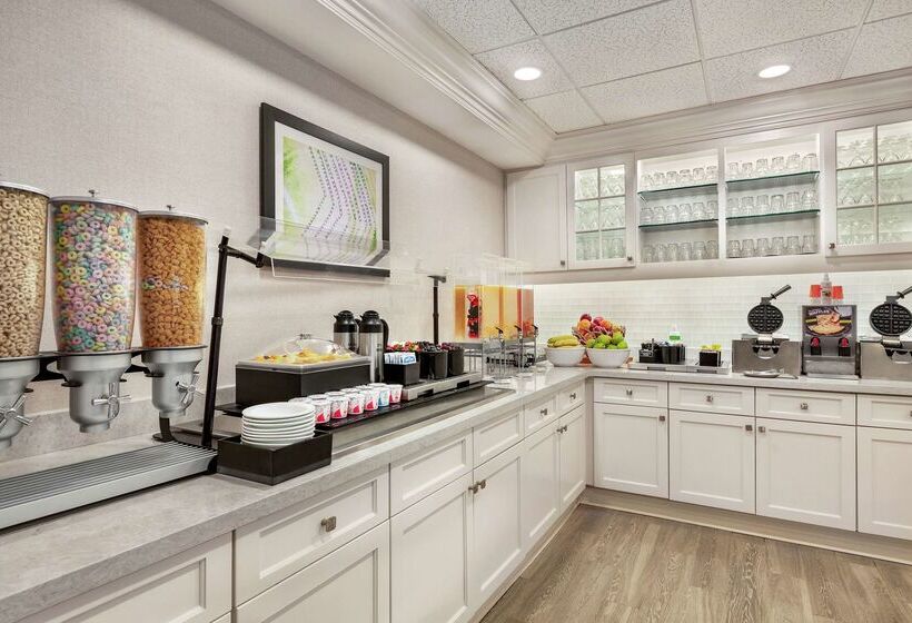 Homewood Suites By Hilton Fort Myers Airport/fgcu