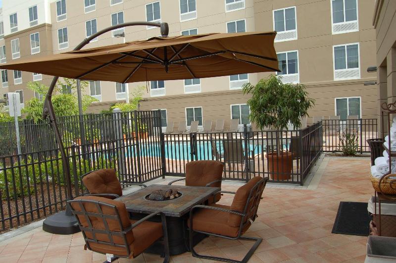 Homewood Suites By Hilton Fort Myers Airport/fgcu
