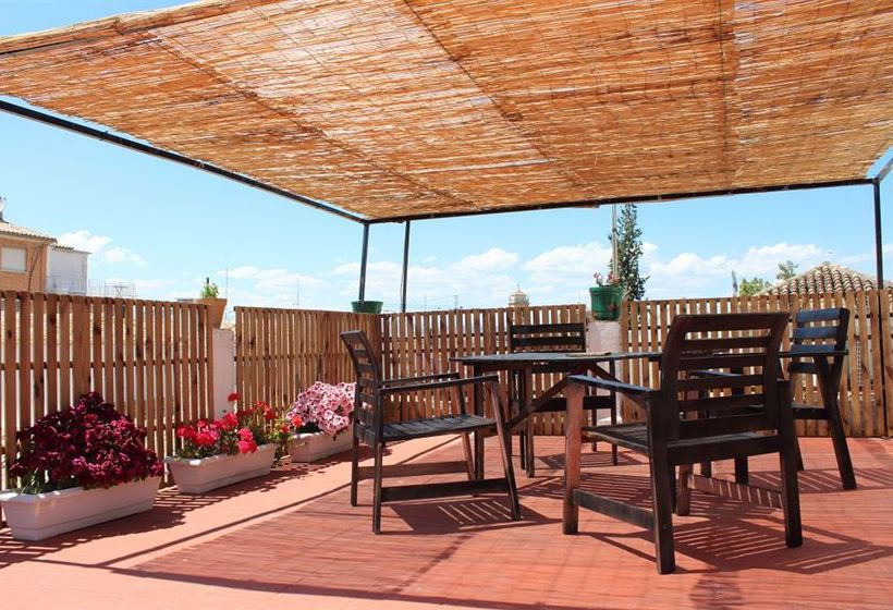 مسافرخانه Pensión Duquesa Bed & Breakfast