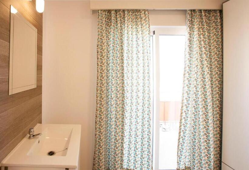 فندق فئة نجمة واحدة Serramar