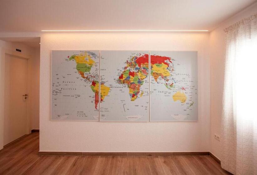 مسافرخانه Serramar