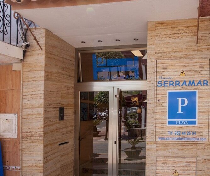 فندق فئة نجمة واحدة Serramar