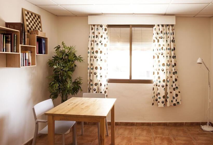 فندق فئة نجمة واحدة Serramar