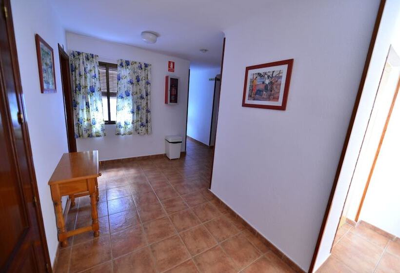 فندق فئة نجمة واحدة Serramar