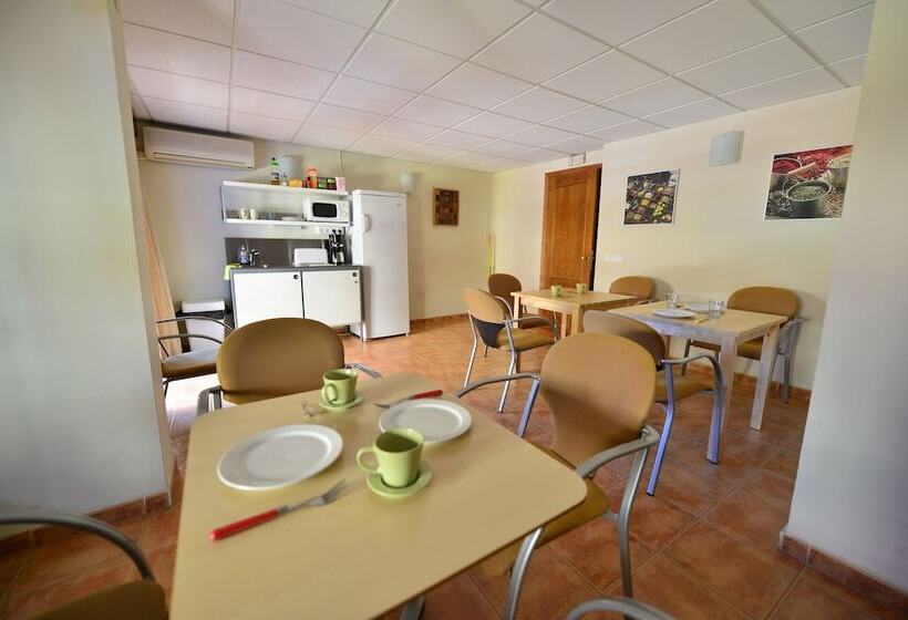 فندق فئة نجمة واحدة Serramar