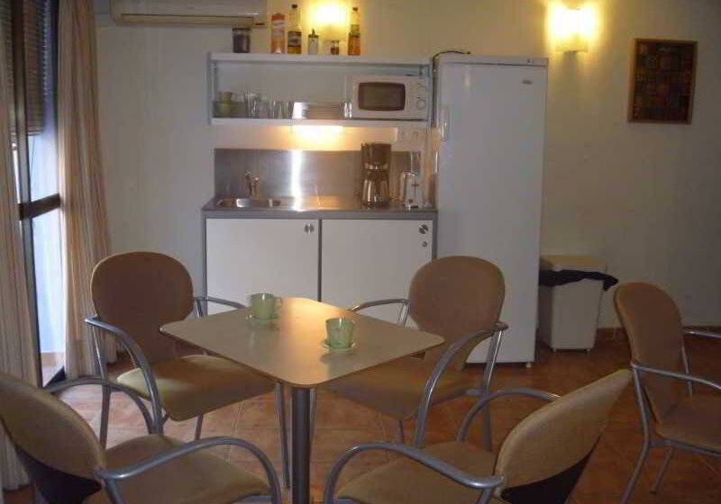 فندق فئة نجمة واحدة Serramar