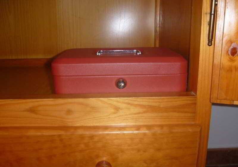 فندق فئة نجمة واحدة Serramar