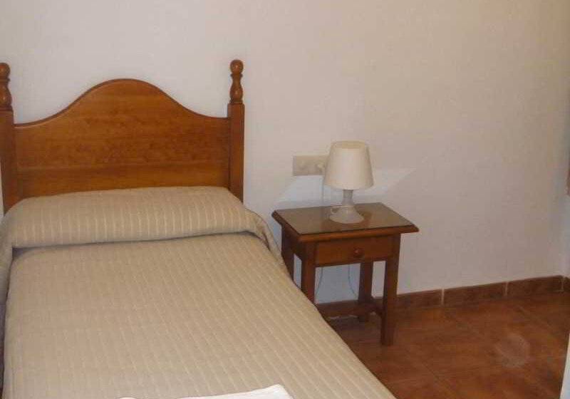 فندق فئة نجمة واحدة Serramar