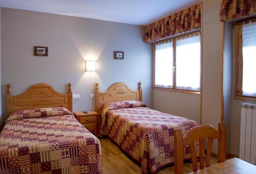 Hostal Valle De Tena